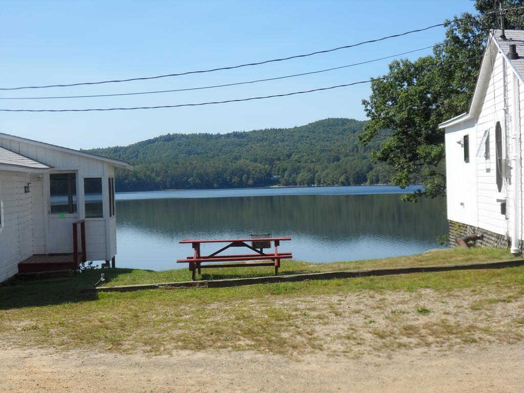 White Oak Motel & Cottages Holderness Room photo